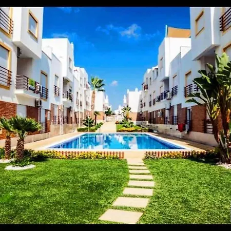 Home4u - Fantastic 2 Bedroom Apartment, With Pool 卡巴纳斯·德·塔维拉