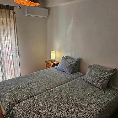 Home4u - Fantastic 2 Bedroom Apartment, With Pool Appartement