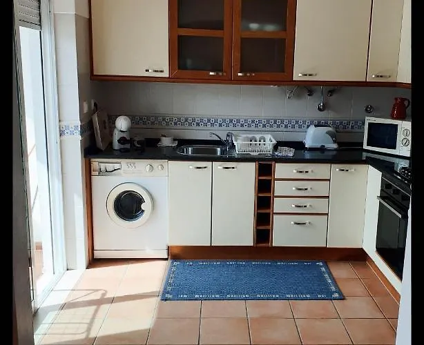 Home4u - Fantastic 2 Bedroom Apartment, With Pool Daire
