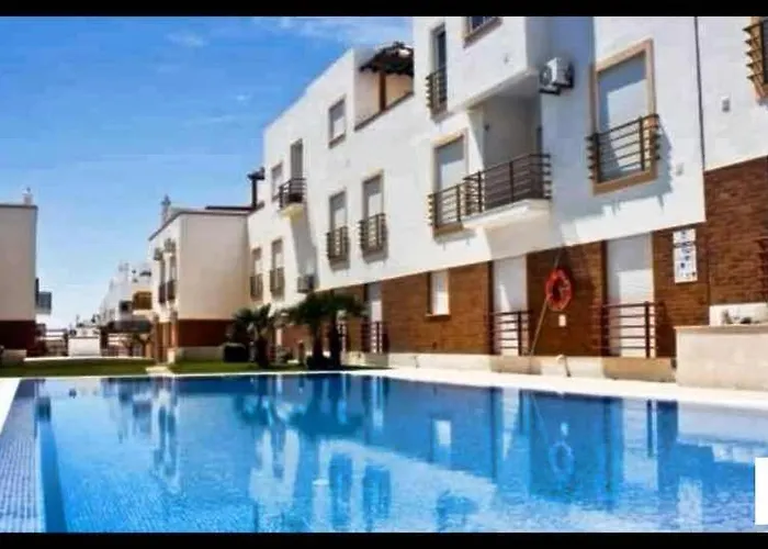 Apartment Home4u - Fantastic 2 Bedroom Apartment, With Pool *