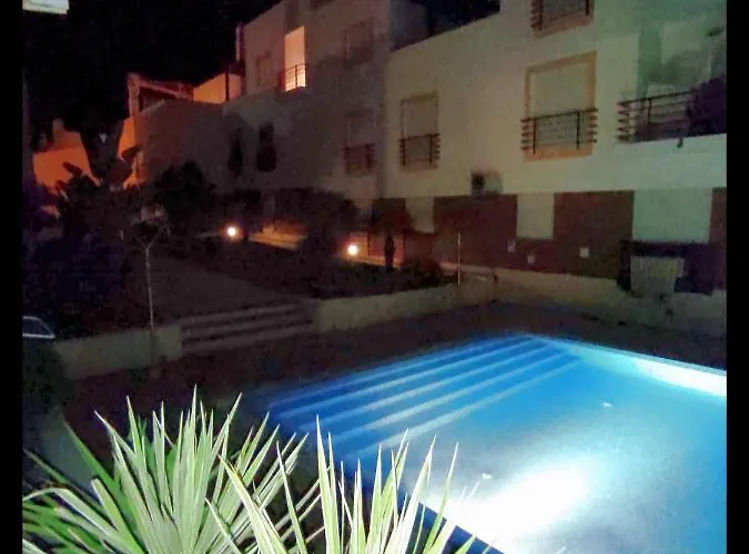 Apartment Home4u - Fantastic 2 Bedroom Apartment, With Pool