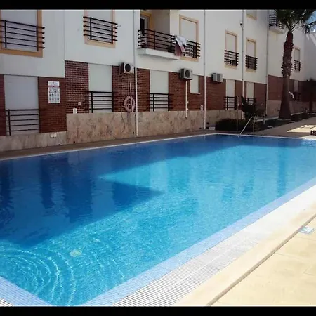 아파트 Home4u - Fantastic 2 Bedroom Apartment, With Pool 카바나스데타비라